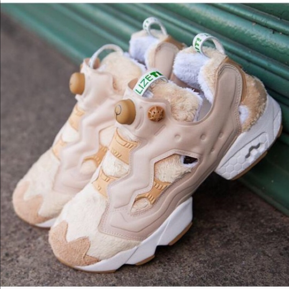 Reebok x Ted 2 Instapump Fuzzy Sneakers Size 7/8